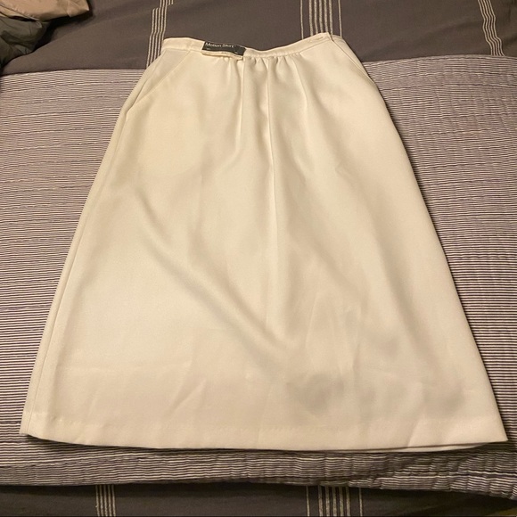 Vintage White Midi Skirt - Picture 15 of 15